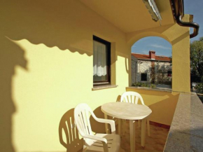 Apartment with balcony in Peroj 1 km from the beach and 3 km from Fazana